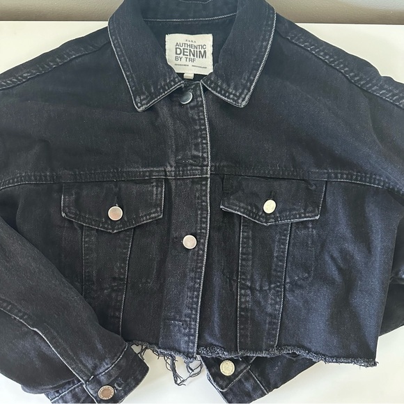 ZARA Cropped Distressed Black Jean Jacket - Picture 1 of 3